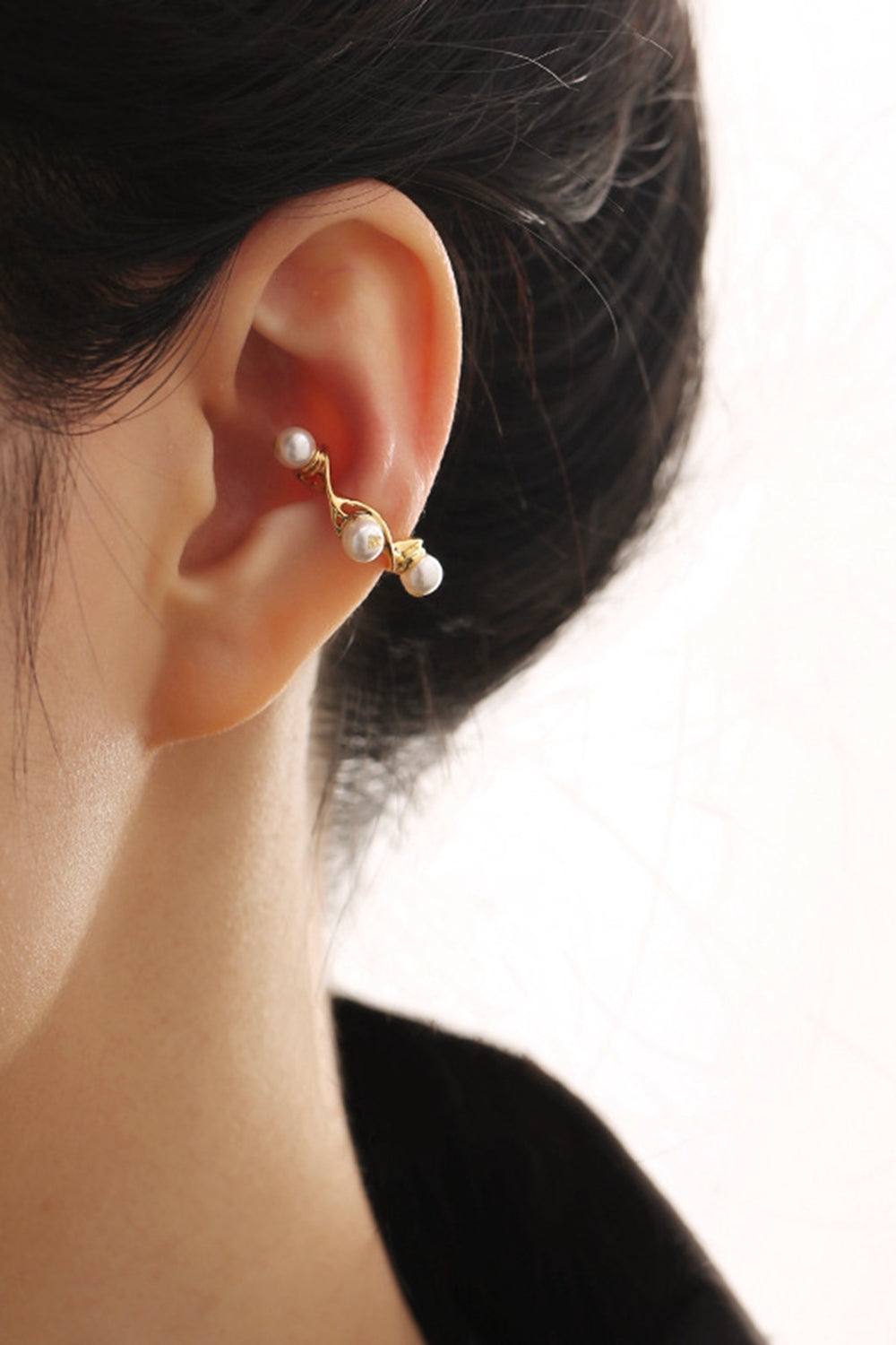 Dainty Details Twisted Ear Cuff with Pearls