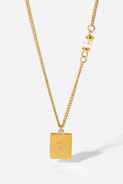 Geometric Pendant Chain Necklace