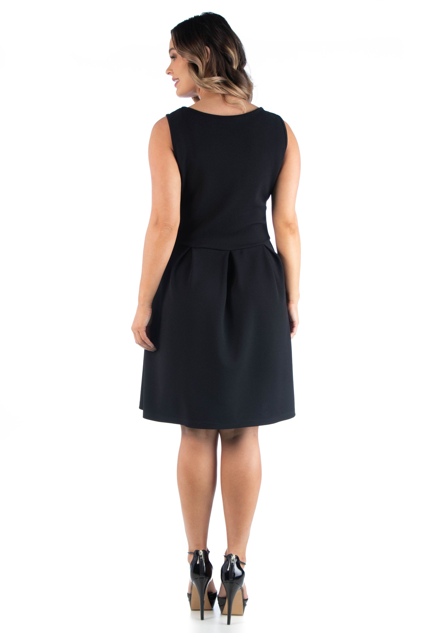 Womens Curvy Black Sleeveless Dress with Pockets