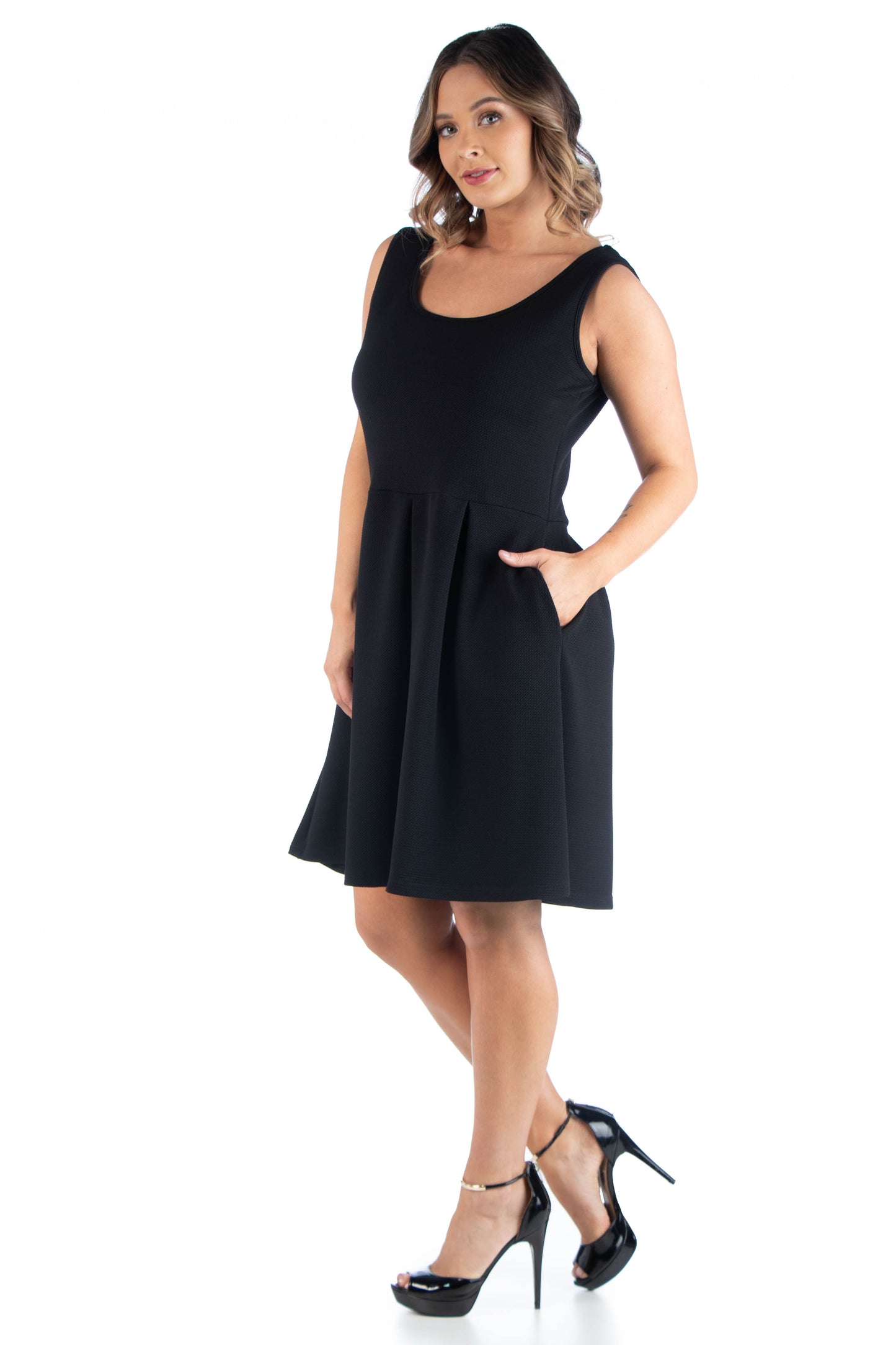 Womens Curvy Black Sleeveless Dress with Pockets